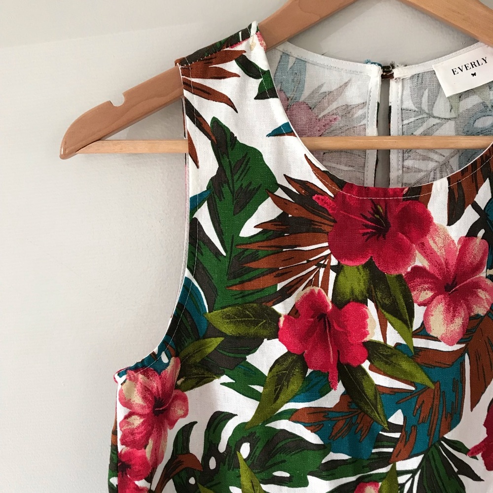 Everly Sleeveless Floral Botanical Peplum … - Picture 2 of 6